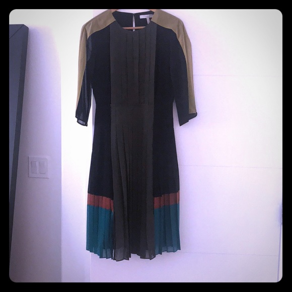 BCBGMaxAzria Dresses & Skirts - BCBG Colorful Runway Dress Size XS